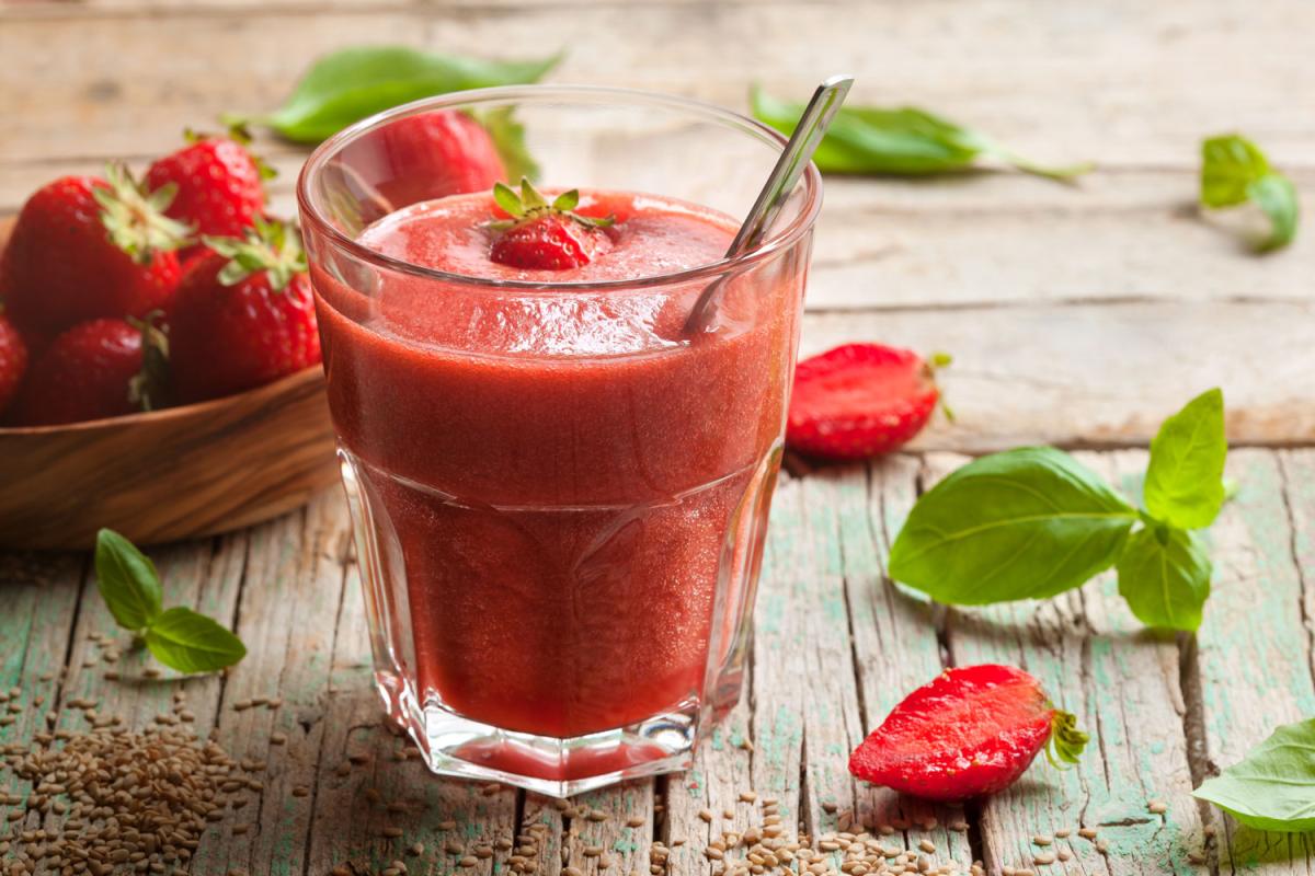 Smoothie fraises kiwi basilic