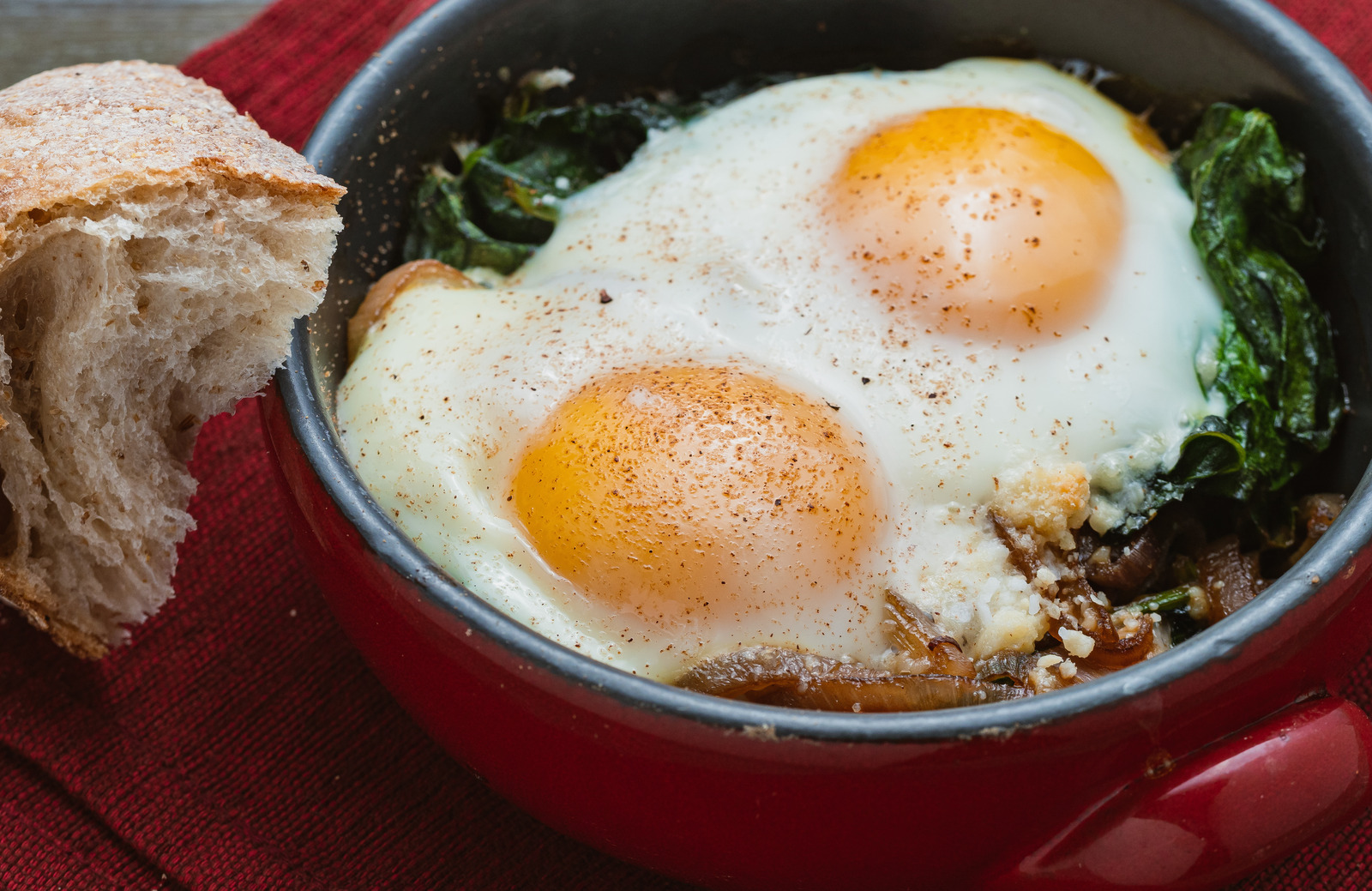 Œuf cocotte aux épinards et au parmesan